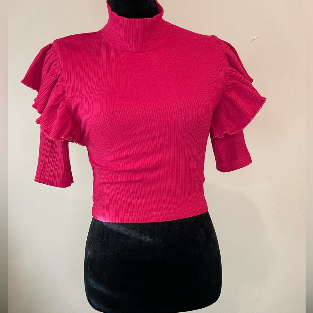 💗 Zara pink crop top 💗